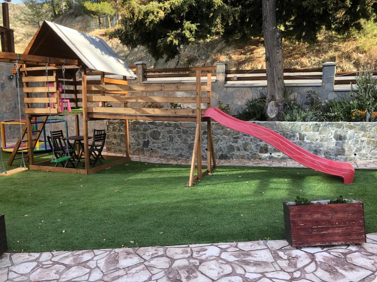 Diamond Stone Wooden Guest House Chandria Exterior foto
