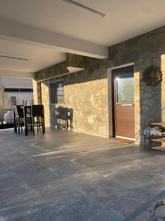 Diamond Stone Wooden Guest House Chandria Exterior foto