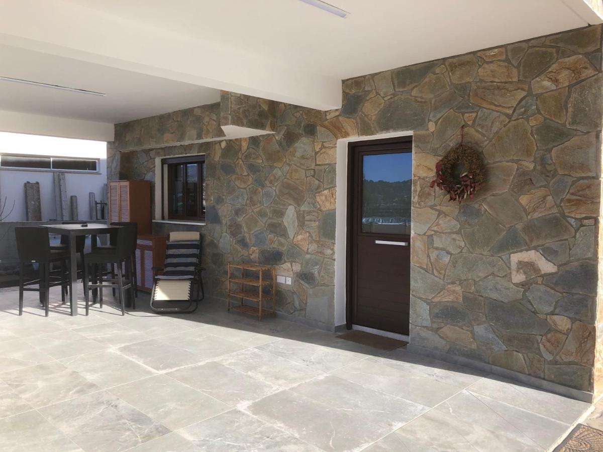 Diamond Stone Wooden Guest House Chandria Exterior foto