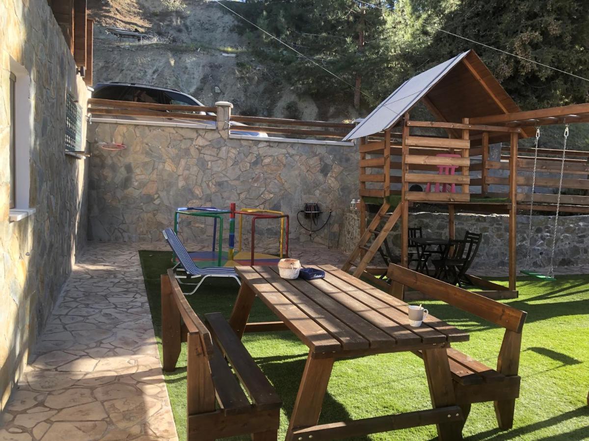 Diamond Stone Wooden Guest House Chandria Exterior foto