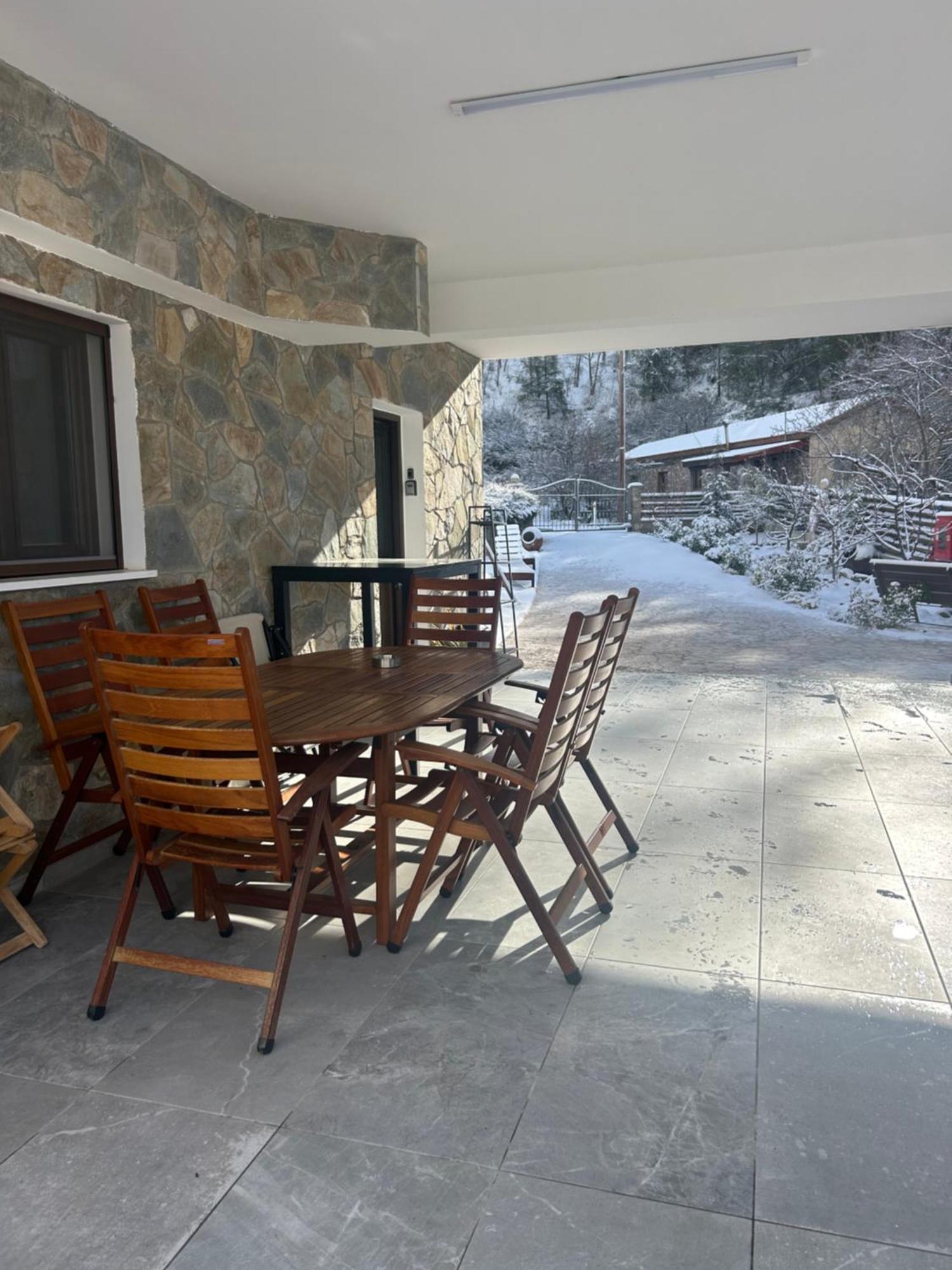 Diamond Stone Wooden Guest House Chandria Exterior foto